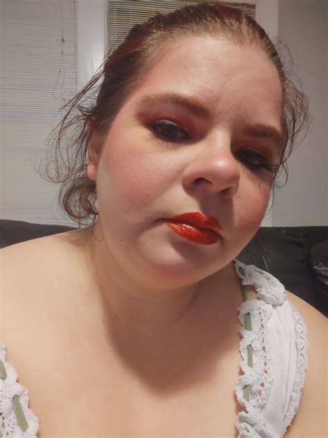 tw pornstars 2 pic saffron burke twitter just some casual makeup 5 29 am 23 jan 2022