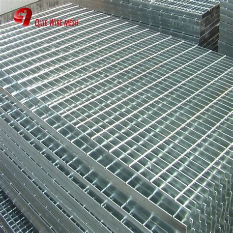 Hot Dipped Galvanized Metal Grating Serrated Bar Caillebotis Safety
