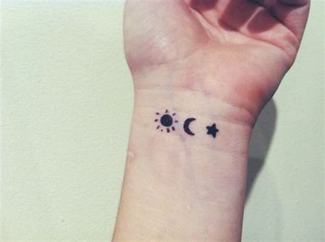 Both of these celestial bodies complement each other in the sky, and they have been a part of ancient lore and mystery for centuries. Inspiration 13+ Stars Sun Moon Wrist Tattoo, Terbaru!