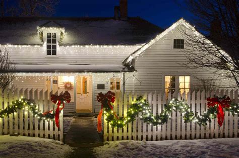 Get Into The Holiday Spirit With Farmhouse Outside Christmas Decor