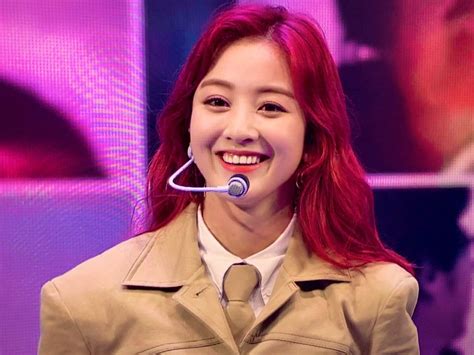 𝗷𝗶𝗵𝘆𝗼 Twice Red Hair Hair Park Jihyo