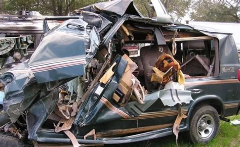Nikki Catsouras 100 Mph Porsche Crash Crime Scene Photos Otosection