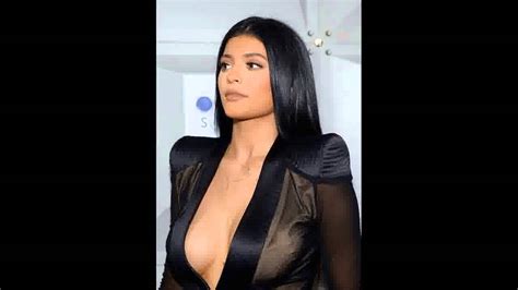 Kylie Jenner Uses Duct Tape On Boobs To Narrowly Avoid Nip Slip Youtube