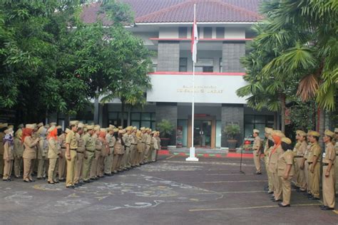 Giat Apel Terpusat Seluruh Pegawai Kecamatan Semarang Barat Berita
