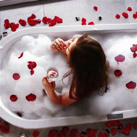 Pin By Carolyn Vitek On Bubble Baths In Bath Photography
