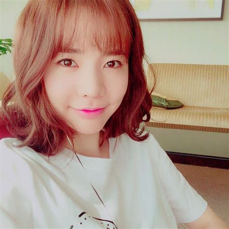 Snsd Sunny Greets Fans With Her Cute Selfie Girls Generation Sunny Girls Generation Snsd