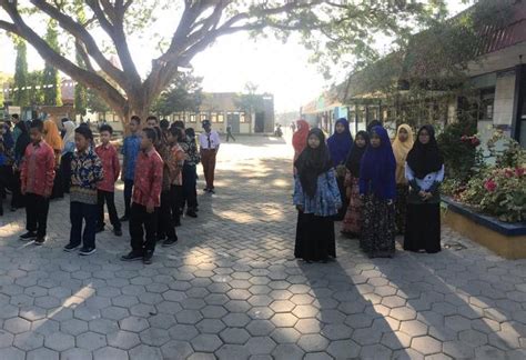 Gojek merayakan hari jadi untuk para cerdikiawan yang tak lelah olah pikiran dalam mencari jalan. Hari Batik Nasional Jadi Bahan Diskusi Kelas yang Menarik ...