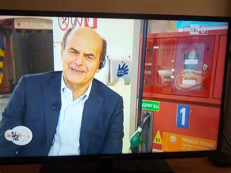 Questa sera pier luigi bersani e tomaso montanari saranno ospiti di luca sommi, andrea scanzi e marco travaglio ad #accordiedisaccordi. CassinaPD: Bersani come in un quadro di Edward Hopper