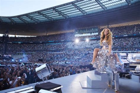 Beyoncé Au Stade De France Un Hommage à Tina Turner Des Stars En