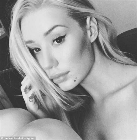 Iggy Azalea Accused Of Getting Butt Implants After Instagram Selfie Of Pert Posterior Daily