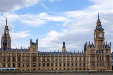 Bouwwerk in kuala lumpur, maleisië (nl) bangunan parlimen (ms); London loves: Houses of Parliament afternoon tea - review