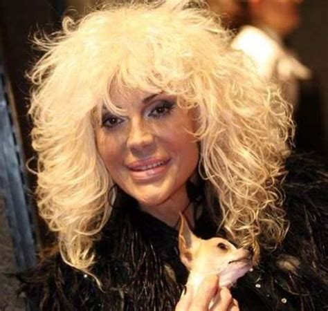 Donatella rettore dice che oggi emergere nel panorama musicale non è più difficile di una volta: Donatella Rettore a Vieni da Me: "Sarò a Ora o mai più, ma..." | LaNostraTv