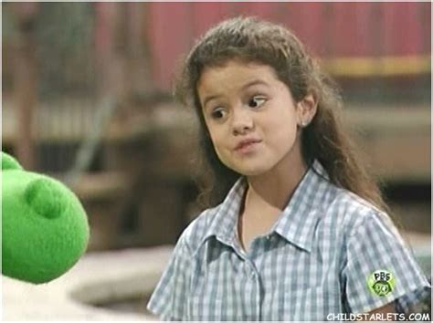 Selena Gomez Barney And Friends Sharing