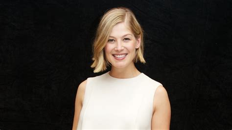 Gone Girl Star Rosamund Pike Circles The Mountain Between Us