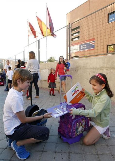 Un Colegio Público De Madrid Da Prioridad A Las Familias En Las Que No