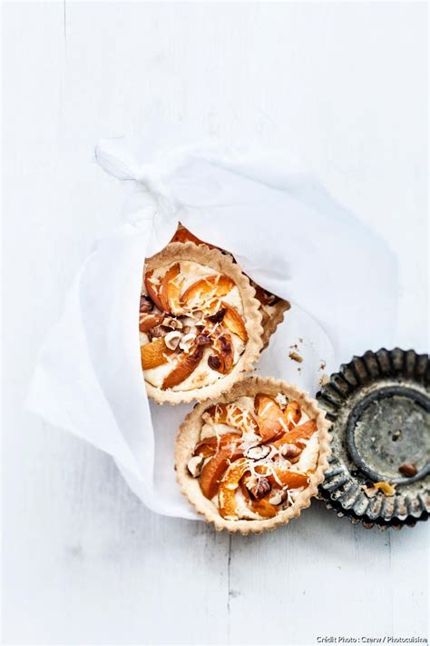 Tartelettes aux abricots pecorino et noisettes