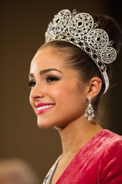 Bu Student And Rhode Island Native Olivia Culpo Crowned Miss Universe