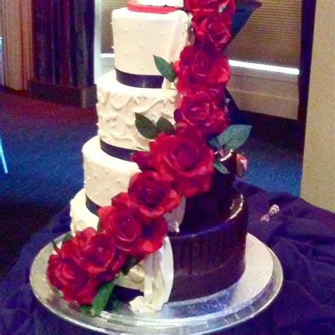 half bride half groom wedding cake wedding cakes groom wedding cakes wedding groom