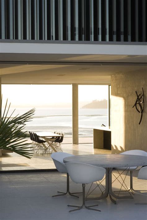 This Magnificent Minimalist Beach House In Auckland Is Situated On A