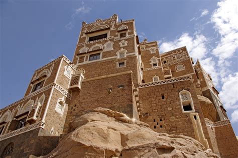 Dar Al Hajar Rock Palace Wadi Dhahr Yemen Photo Essaytravel The