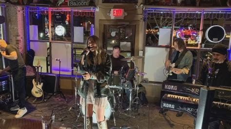 Watch Rising Country Music Star Mikayla Lane Performs On 6 In The