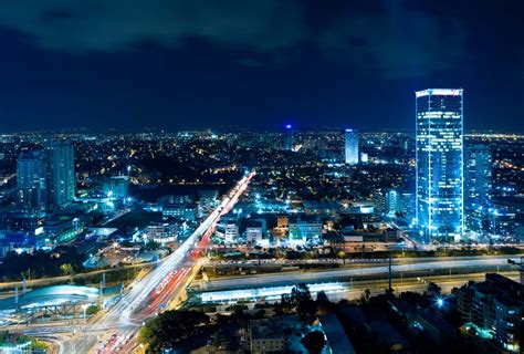 המשטרה מבקשת את עזרת הציבור בחיפוש אחר אלכס שכטמן ושבתאי שמעון סיגל, שהקשר איתם נותק בתחילת האירוע, שבמהלכו פונה ביהח איתנים שבו שהו. תמונת רקע לדף: קורס-יועצי-משכנתאות. בתמונה צילום אוויר של ...