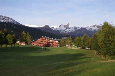 The crans montana forum extends its season's greetings and best wishes for 2020. Crans-Montana是瑞士名氣最大的球場 - Picture of Golf Club Crans-sur ...