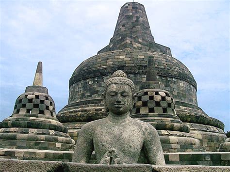 Pengaruh Kebudayaan Hindu Buddha Dengan Kebudayaan Lokal Indonesia Pada