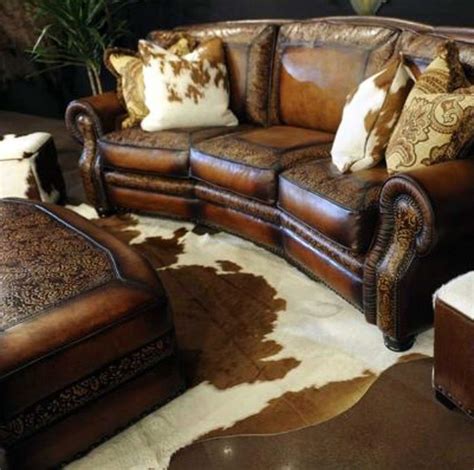 40 Extraordinary Western Decor Living Room With Cow Hide Western