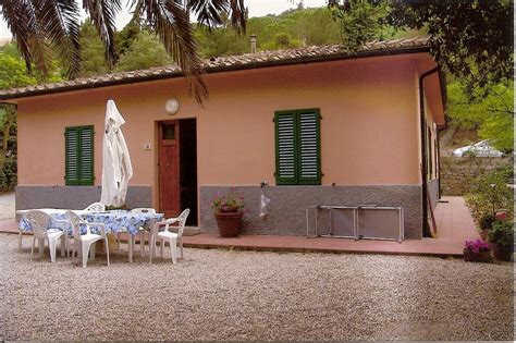 Abbiamo soggiornato presso l'appartamento la perla dove si gode di uno spettacolo indescrivibile che solo soggiornando si può capire. Appartamento Casa Giulia all'Isola d'Elba, a Marciana ...