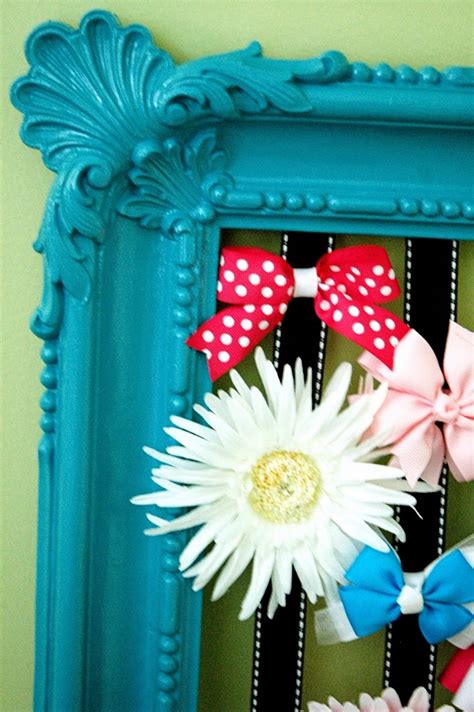 This diy hair bow holder is easy to make and can be customized for any decor! DIY Hair Bow Holder Tutorial - U Create