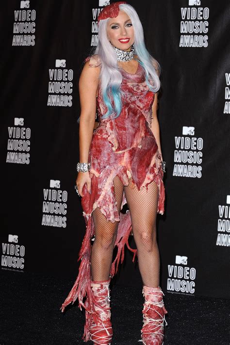 How can we possibly forget lady gaga's meat dress? Pin by Karl Pallmeyer on Cosplay | Lady gaga outfits, Lady ...