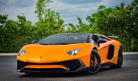 The svj now comes with a glovebox, and you can order the badge in exposed carbon fiber. Why You Should Buy a Lamborghini Aventador SV