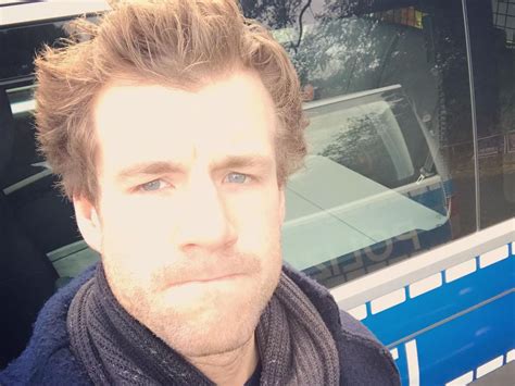 Now comedian luke mockridge (32) has reported back on instagram for the first time! Böse Raketenattacke: Luke Mockridge muss für Schaden ...