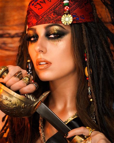 Victoria Lyn As Captain Jack Sparrow Halloween Makeup Pirate Halloween Costumes Makeup