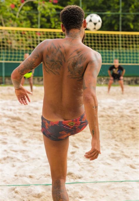 Neymar Nude фото
