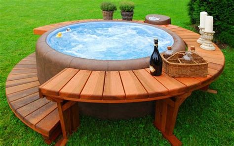 25 Outdoor Jacuzzi Ideas That Will Make You Want To Plunge Right In ~ Godiygocom
