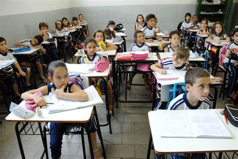 Apenas Sete Escolas Públicas Estão Entre As 100 Melhores Pela Média Do