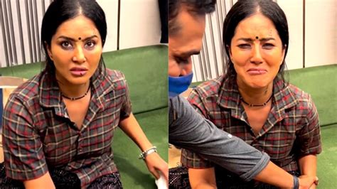 Sunny Leone Gets Injured On The Sets Of Her Upcoming Film Cries In Her Latest Instagram Post