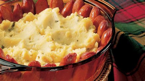 Make potatoes as directed on box, omitting margarine. Hot Dog Casserole | Recipe in 2020 | Hot dog casserole ...