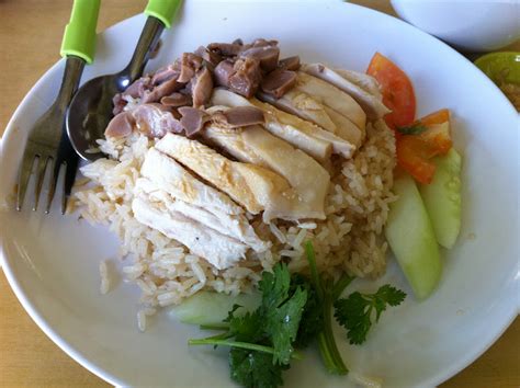 Frequented by celebrities and politicians alike, the chicken rice comes as a set with. FoodieFC: Sheng Kee Hainanese Chicken Rice 盛記海南鷄飯 (Bedok ...