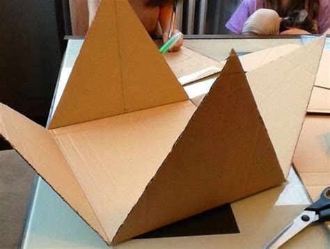 Pyramide Carton Pouvant Servir De Support Pour Lapbook Sur Legypte