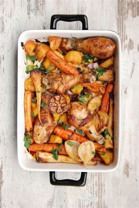 Do you want to spend this saturday night with your family and are looking for some dinner ideas? Drumsticks baked with vegetables....Healthy Chicken Drumstick Recipes! | Dinner-One pot meals ...