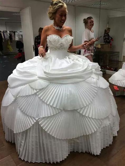 Pin On Worst Wedding Dresses