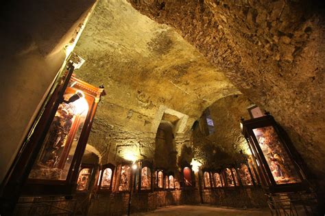 Club napoli isola di capri. Napoli Sotterranea - Napoli Underground - Things To Do in Naples - LikeALocal Guide