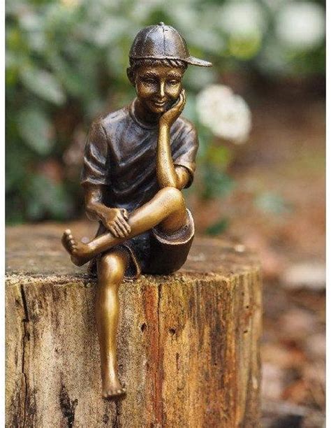 Statue De Jardin Statue En Bronze Garçon Assis Avec Bonnet