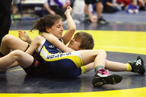 Going Deep It S An Uphill Climb As Girls Try To Establish Themselves In Wrestling In