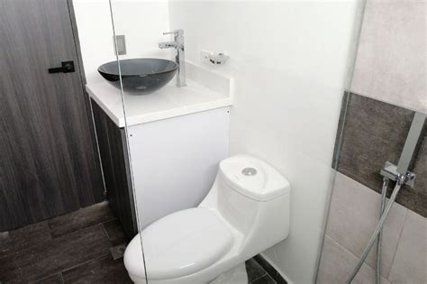 Living comedor amplio con pisos de porcelanato y terraza al frente, 2 dormitorios precioso apartamento con renta sobre simon bolivar: Apartamento en Venta en Simon Bolivar - Medellin