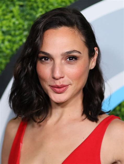 The Best Gal Gadot Beauty Moments From Her Fast And Furious Days To Now Gal Gadot Gal Sultry