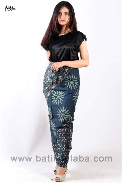 Agar tidak bingung, berikut kami sediakan 10 rekomendasinya! Model Baju Pria Bagus / Model Batik Pria Kombinasi Polos ...